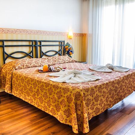 Hotel Consul - Family Hotel Riccione Zimmer foto