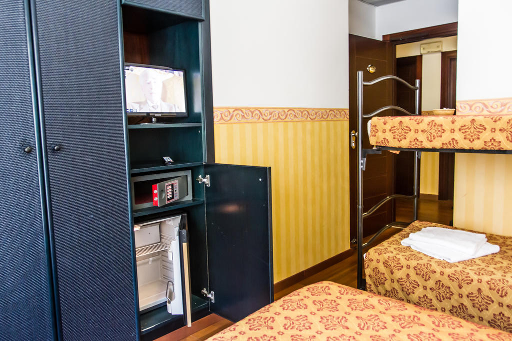 Hotel Consul - Family Hotel Riccione Zimmer foto