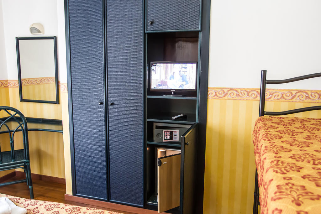 Hotel Consul - Family Hotel Riccione Zimmer foto