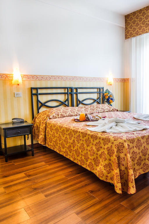 Hotel Consul - Family Hotel Riccione Zimmer foto